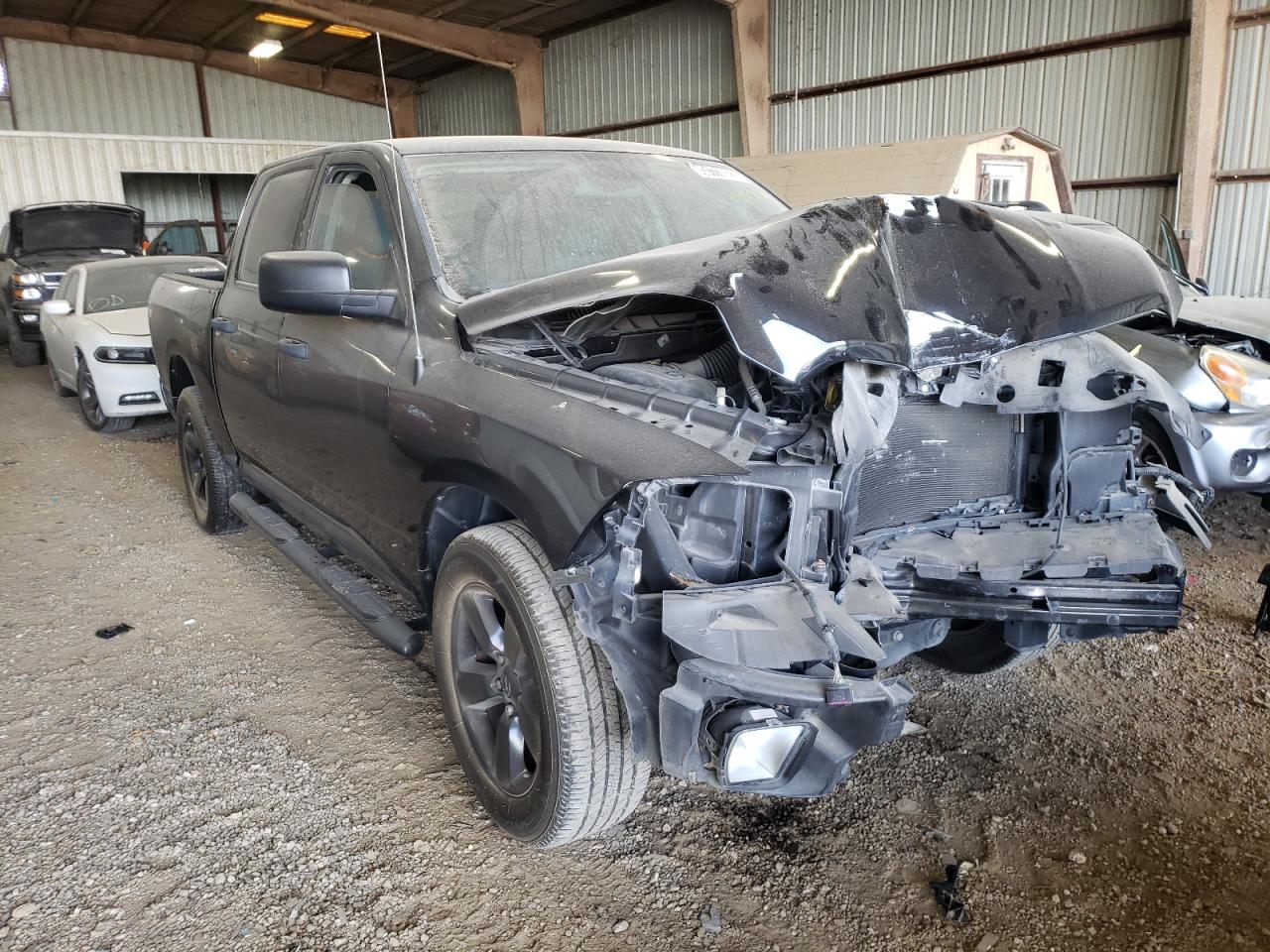 RAM 1500 ST 2015 مع رقم تعريف المركبة 1C6RR6KT8FS655213 - صورة من المزاد