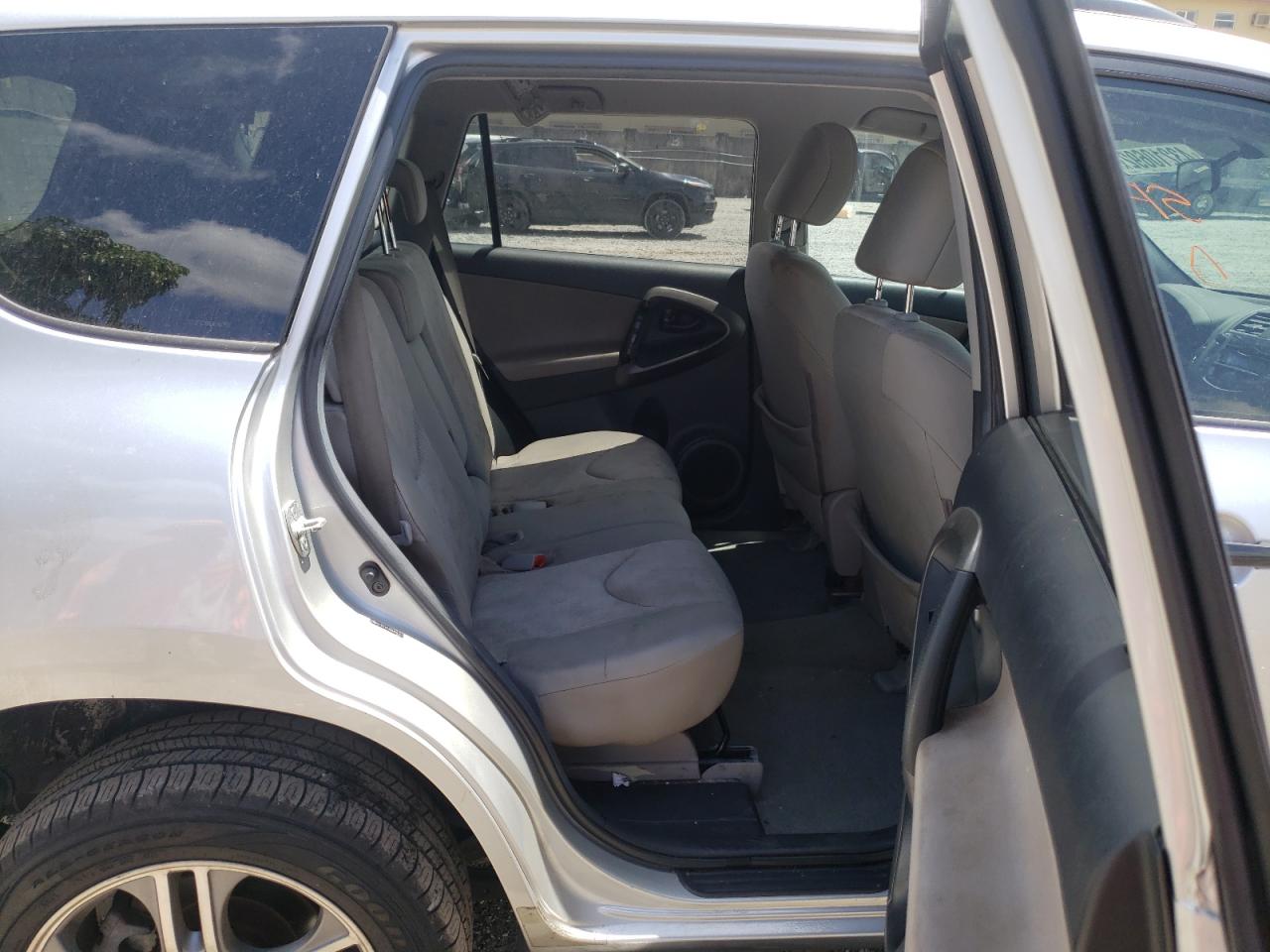 Фото 6 с аукциона – 2011 TOYOTA RAV4 с VIN 2T3ZF4DV8BW084957