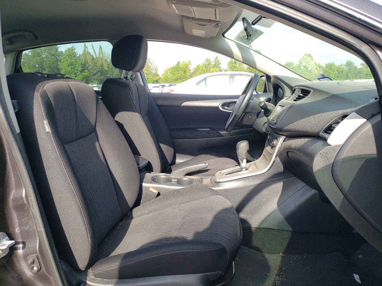 Photo 5 from auction – 2015 NISSAN SENTRA S with VIN 3N1AB7AP2FL686799