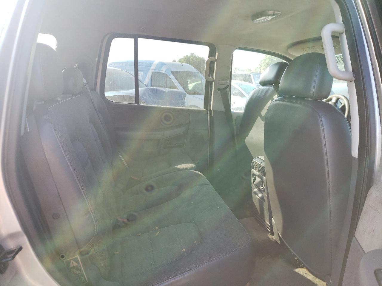Photo 6 from auction – 2003 FORD EXPLORER X with VIN 1FMZU62K03UA66974