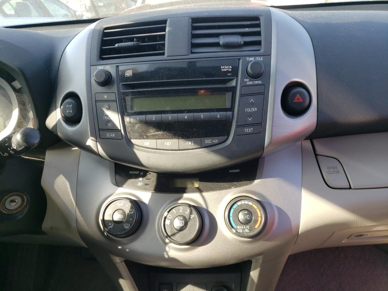 Photo 9 from auction – 2008 TOYOTA RAV4 with VIN JTMBK33VX86049453