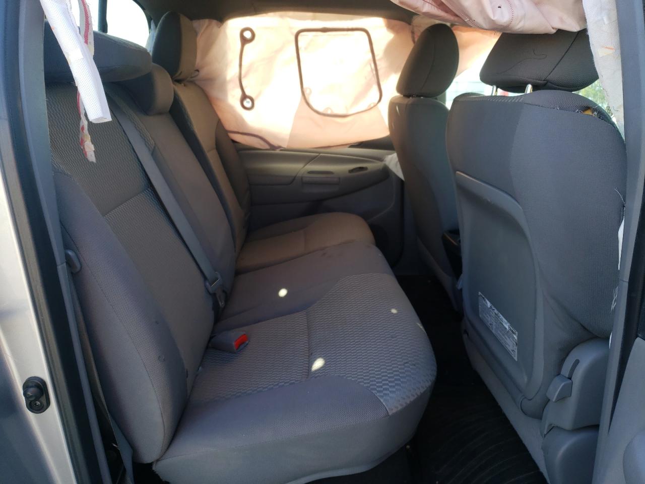 Photo 6 from auction – 2015 TOYOTA TACOMA DOU with VIN 5TFLU4EN2FX117995
