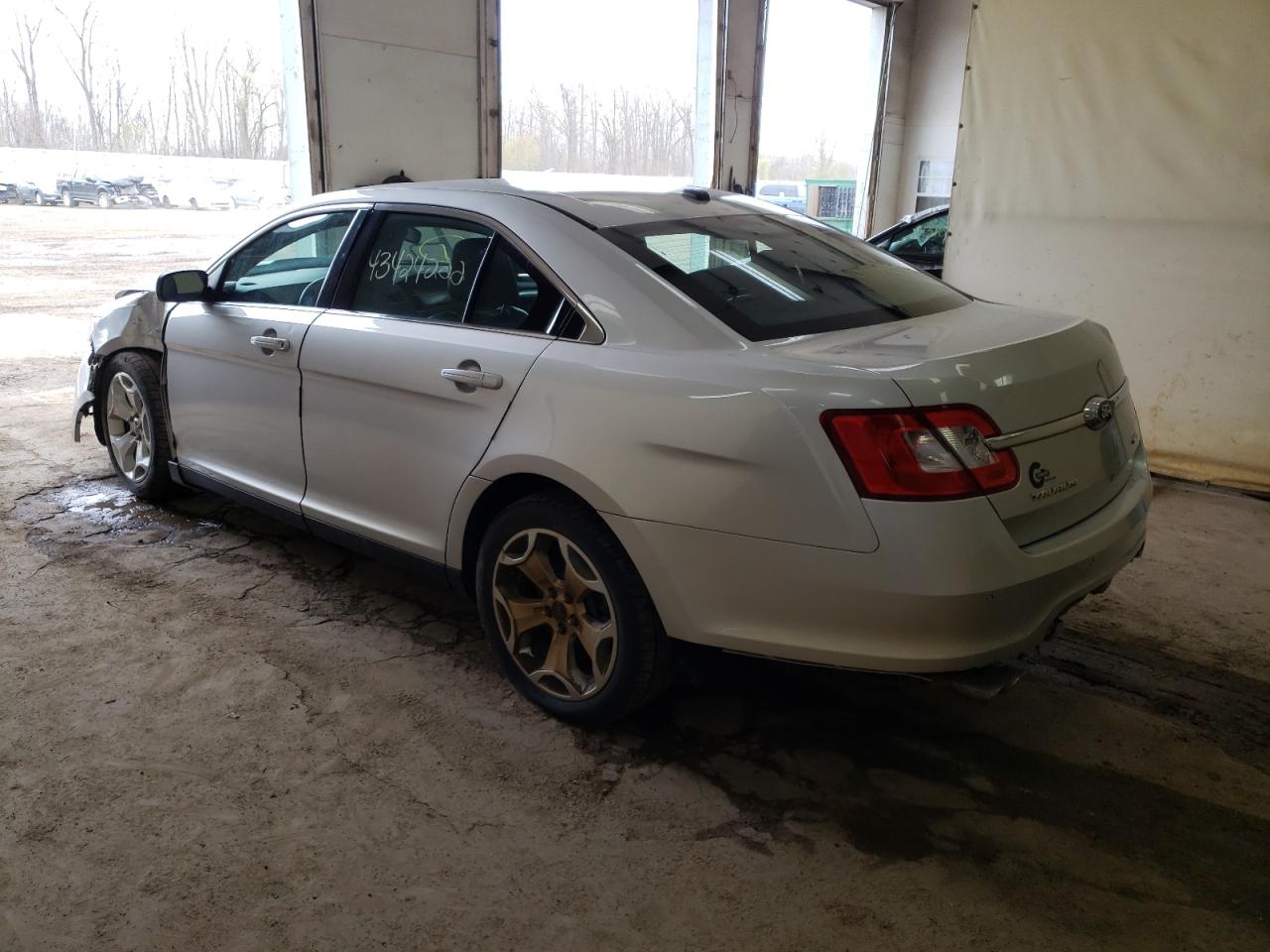 Photo 3 from auction – 2011 FORD TAURUS SEL with VIN 1FAHP2EW6BG175604