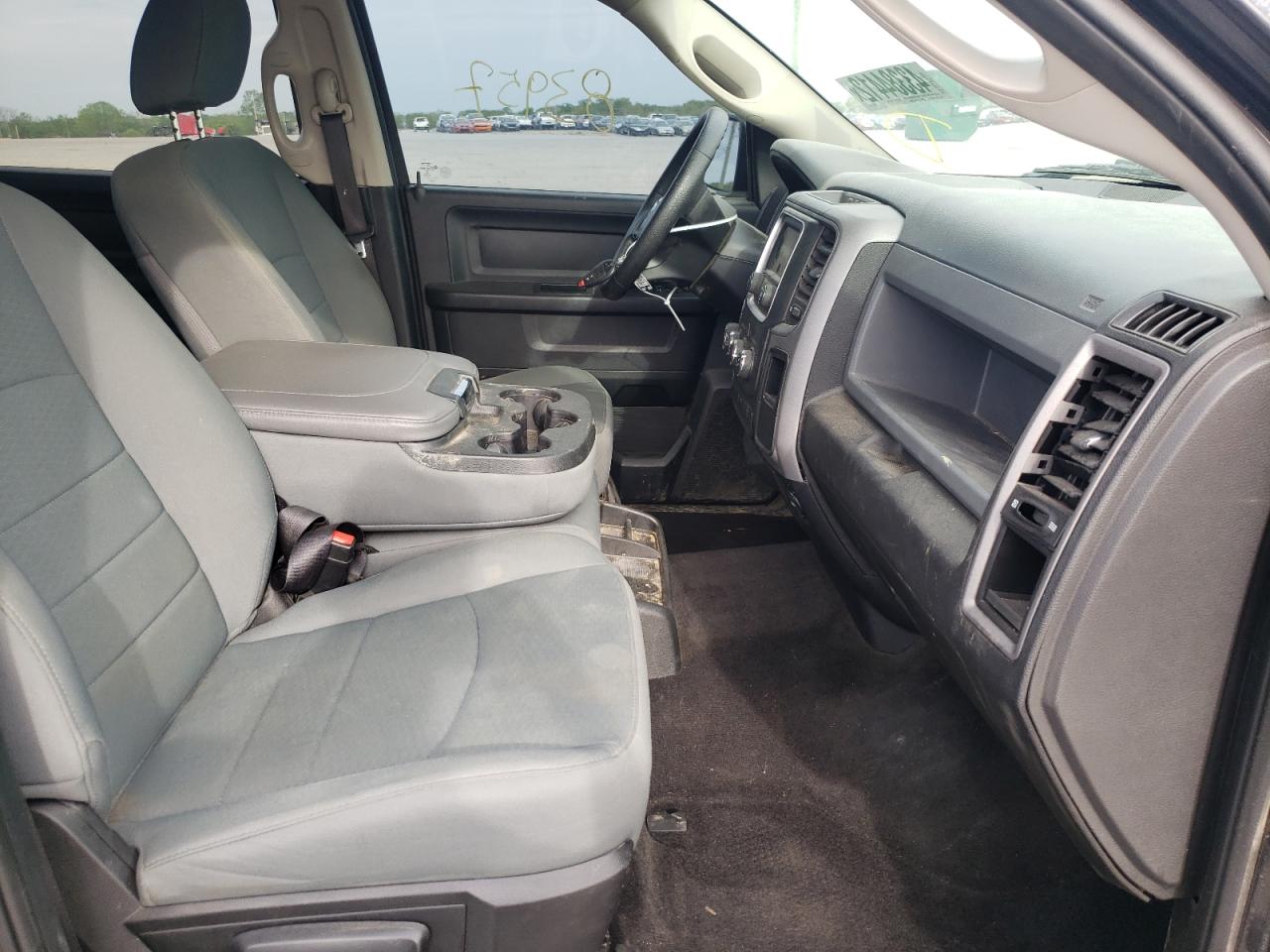 Photo 5 from auction – 2017 RAM 1500 ST with VIN 1C6RR6KT3HS683326