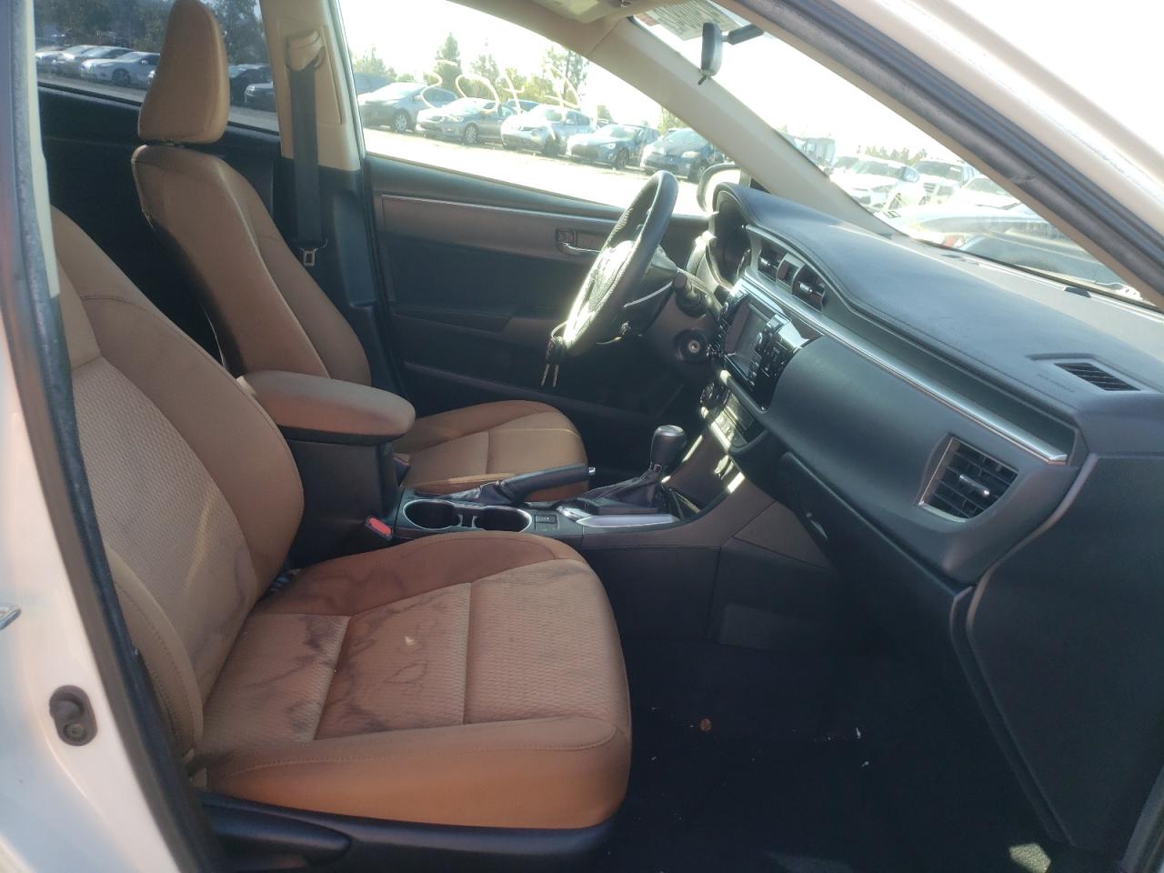 Zdjęcie 5 z aukcji – 2014 TOYOTA COROLLA L z VIN 5YFBURHE0EP005665