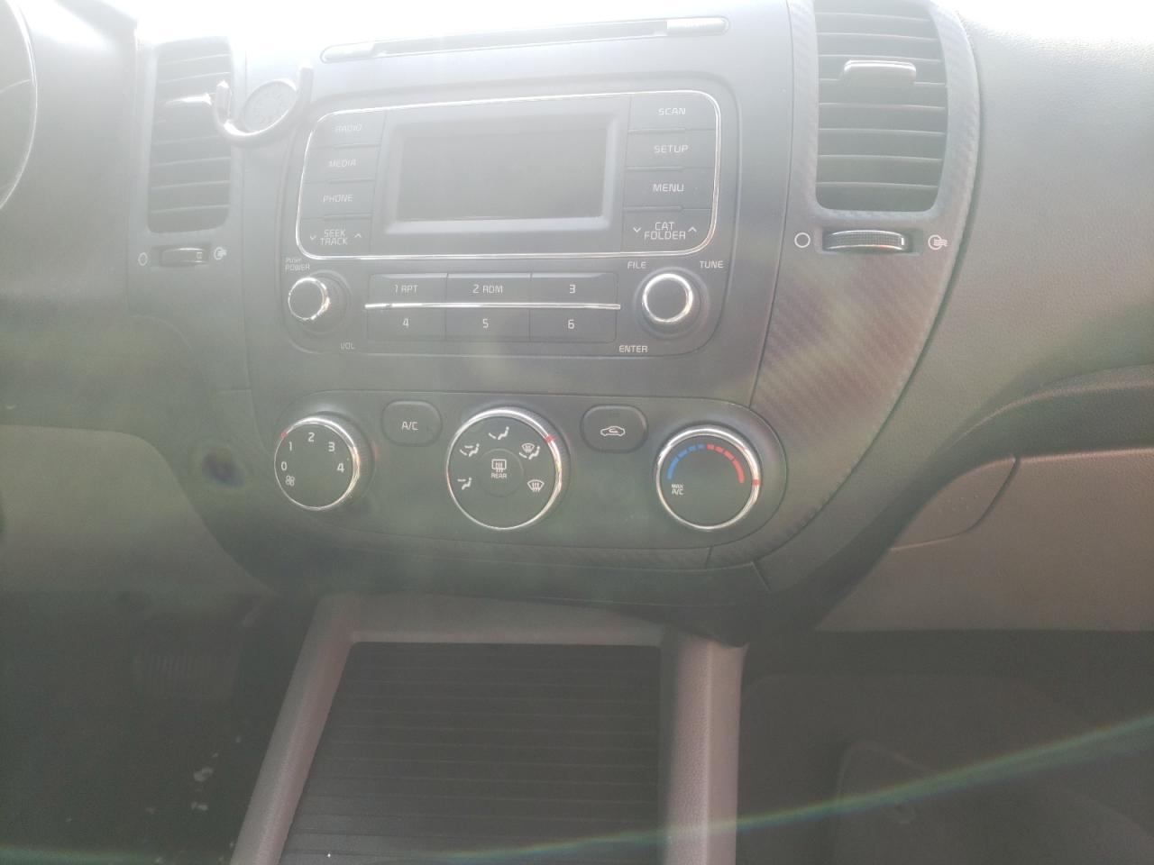 Photo 9 from auction – 2015 KIA FORTE EX with VIN KNAFX4A80F5347466