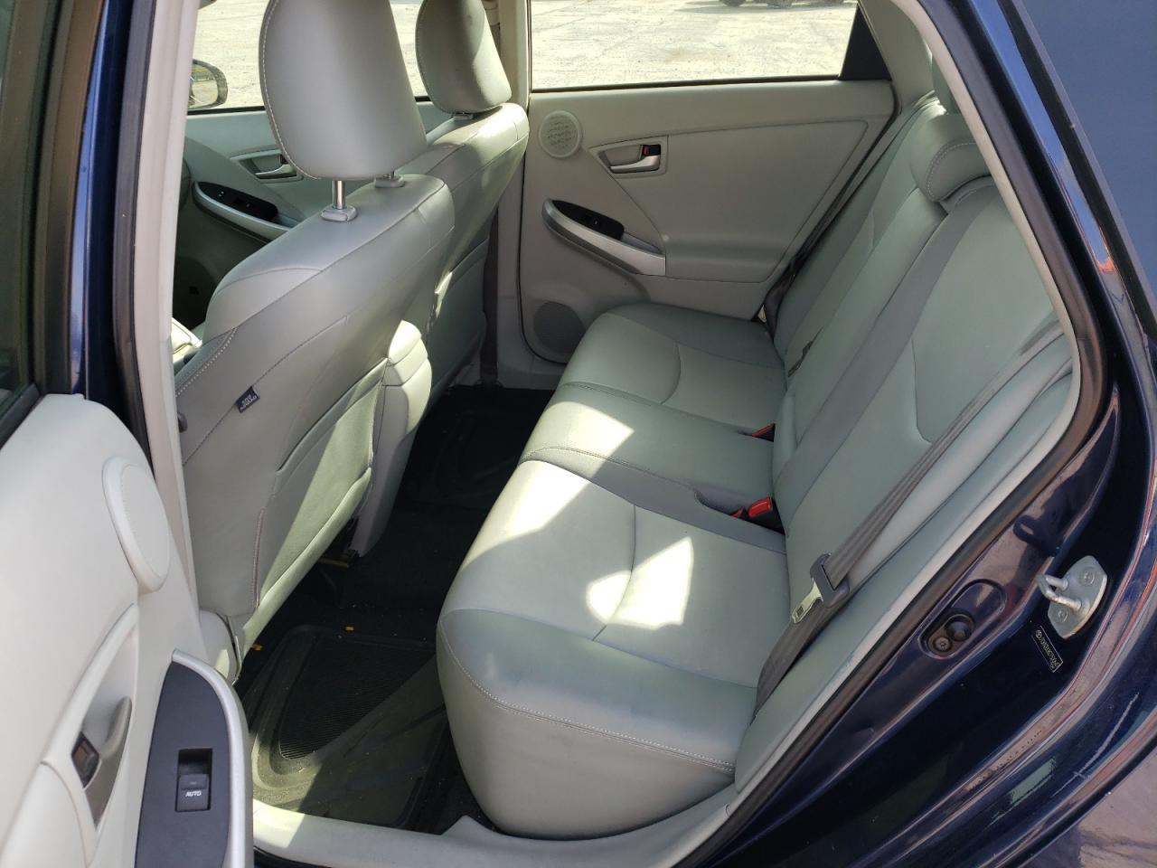 Photo 6 from auction – 2012 TOYOTA PRIUS with VIN JTDKN3DU8C1520647