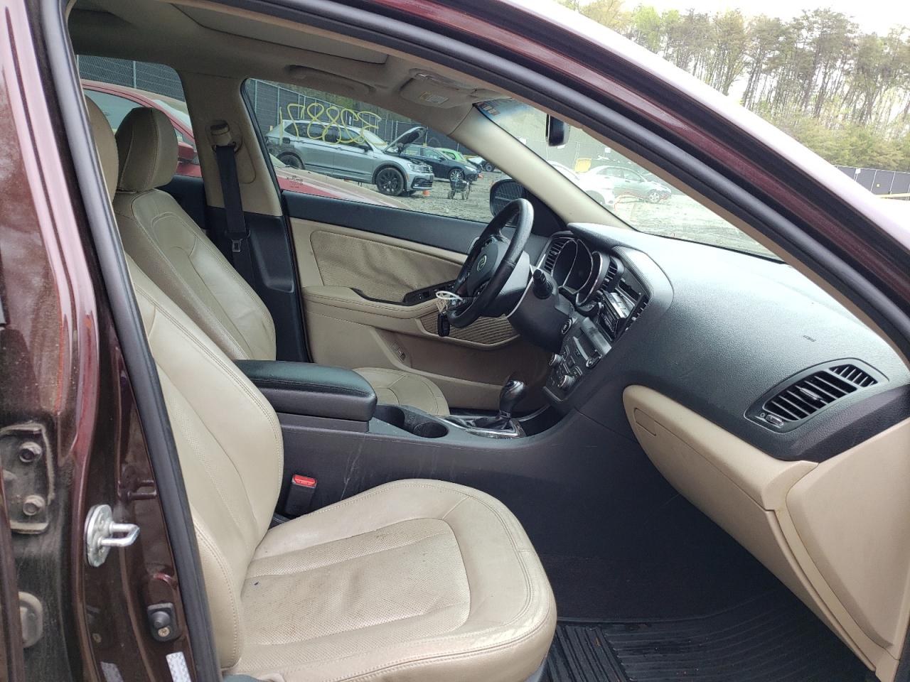 Photo 5 from auction – 2011 KIA OPTIMA EX with VIN KNAGN4A76B5056014