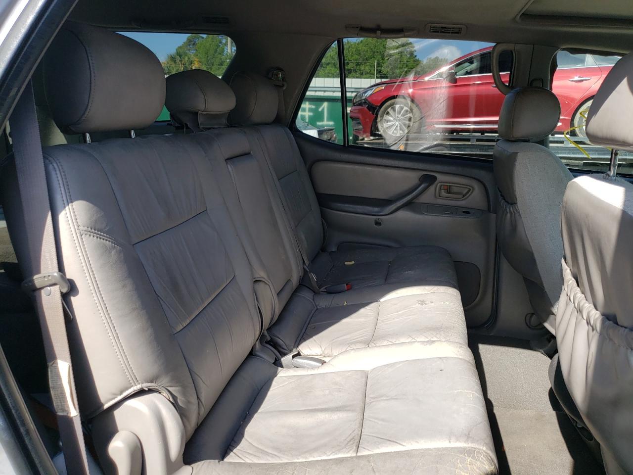 Photo 6 from auction – 2001 TOYOTA SEQUOIA SR with VIN 5TDBT44A71S025552