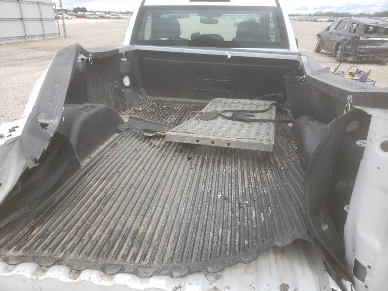 Photo 6 from auction – 2021 CHEVROLET SILVERADO with VIN 3GCNWAEF3MG466045