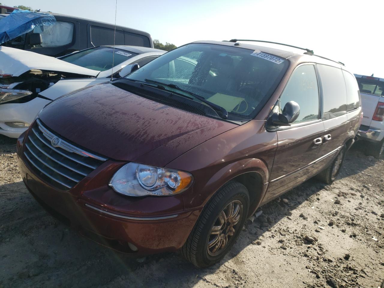 Photo 2 from auction – 2007 CHRYSLER TOWN & COU with VIN 2A8GP54L87R295773