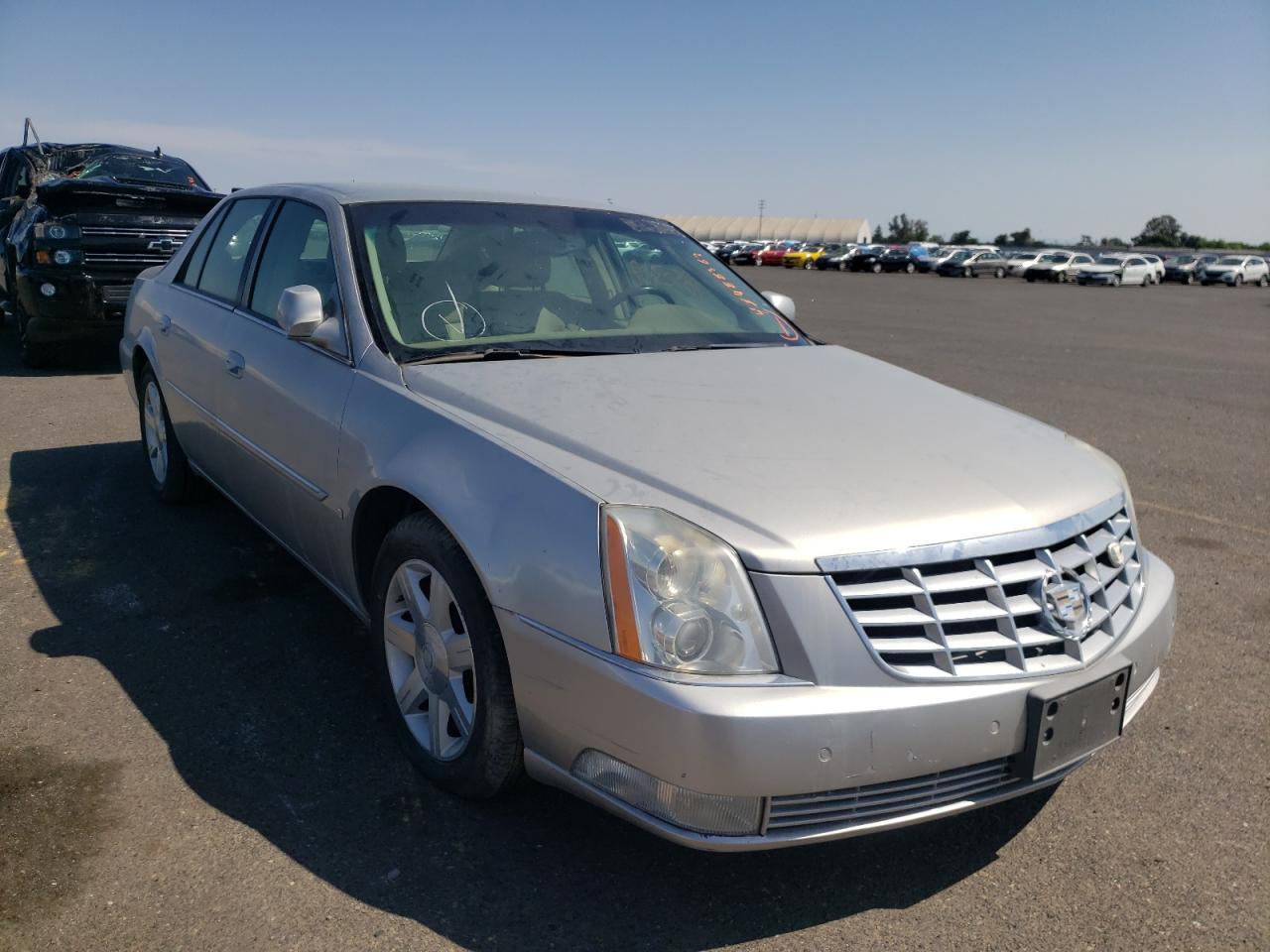 CADILLAC DTS 2007 with VIN 1G6KD57Y67U106870 - Photo from auction