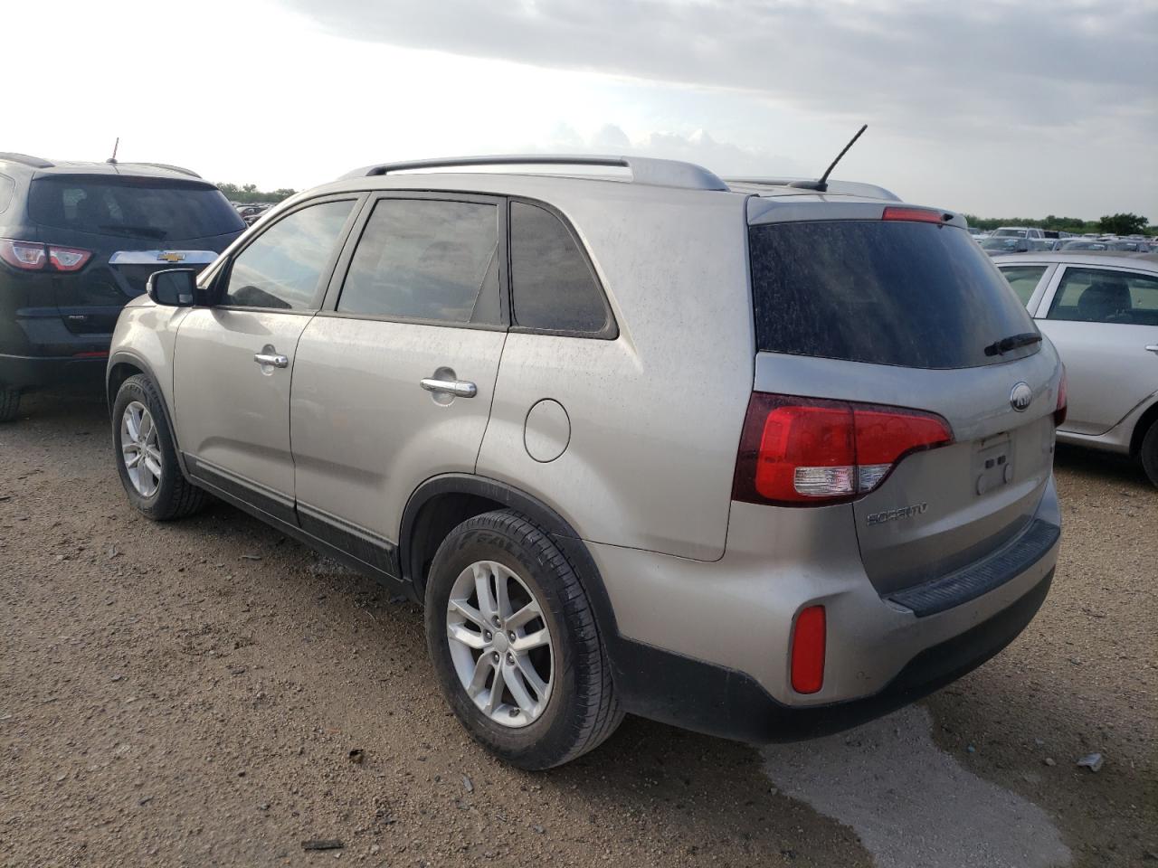 Photo 3 from auction – 2014 KIA SORENTO LX with VIN 5XYKT4A67EG448554