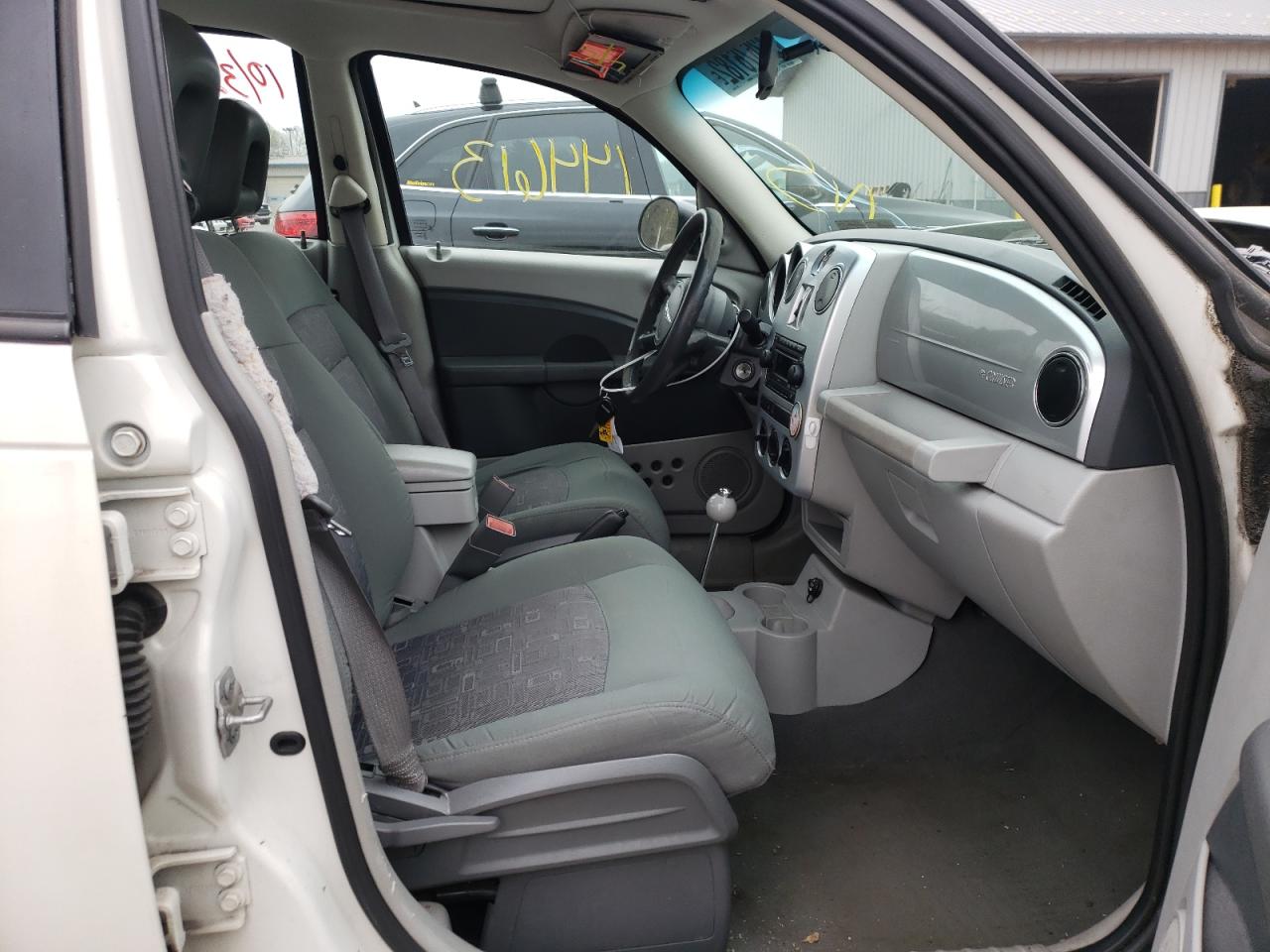Photo 5 from auction – 2009 CHRYSLER PT CRUISER with VIN 3A8FY48989T615059
