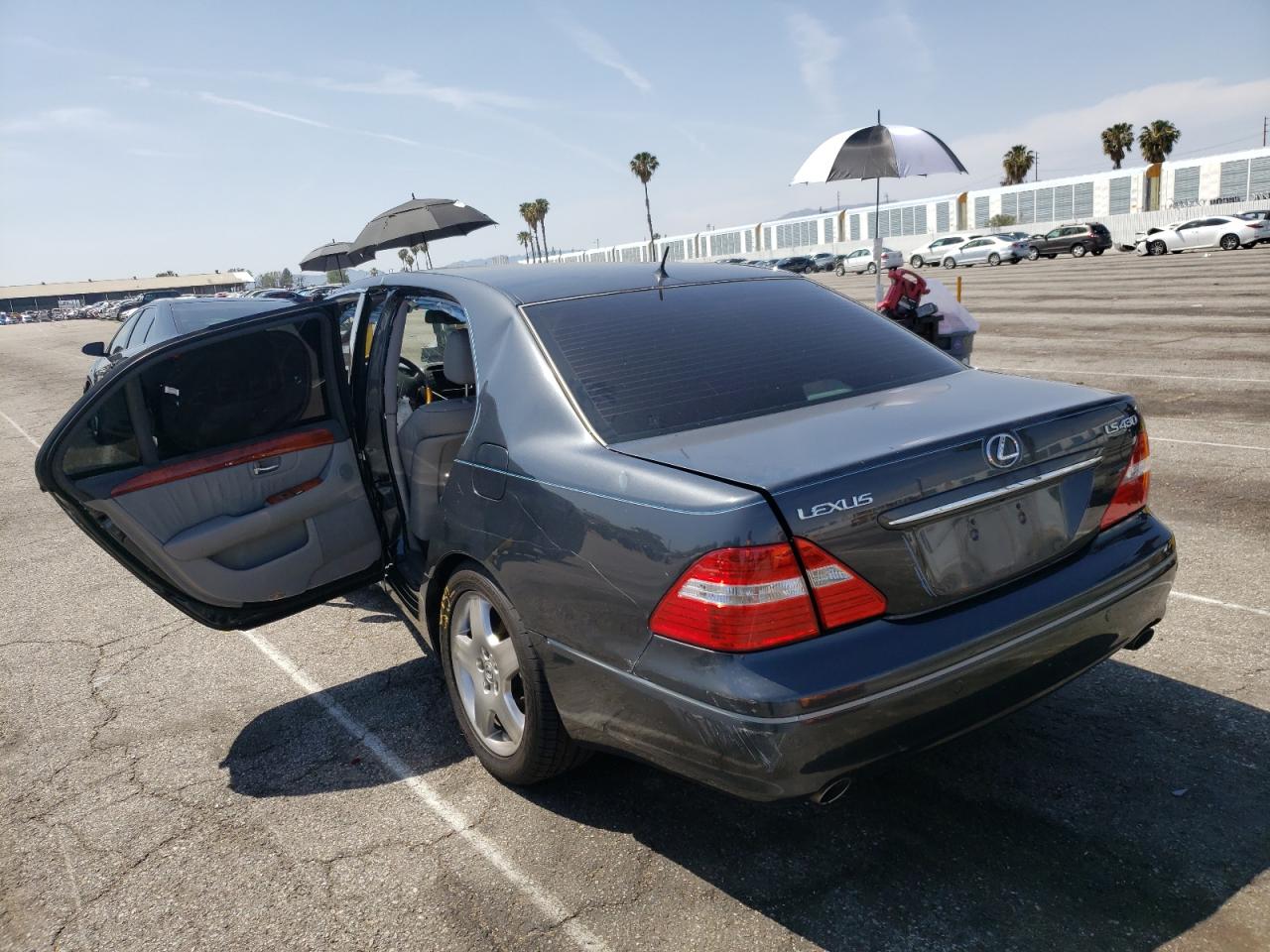 Photo 3 from auction – 2005 LEXUS LS 430 with VIN JTHBN36F755016552