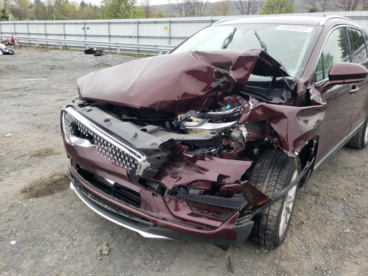 Photo 9 from auction – 2019 LINCOLN MKC with VIN 5LMCJ1D94KUL50003