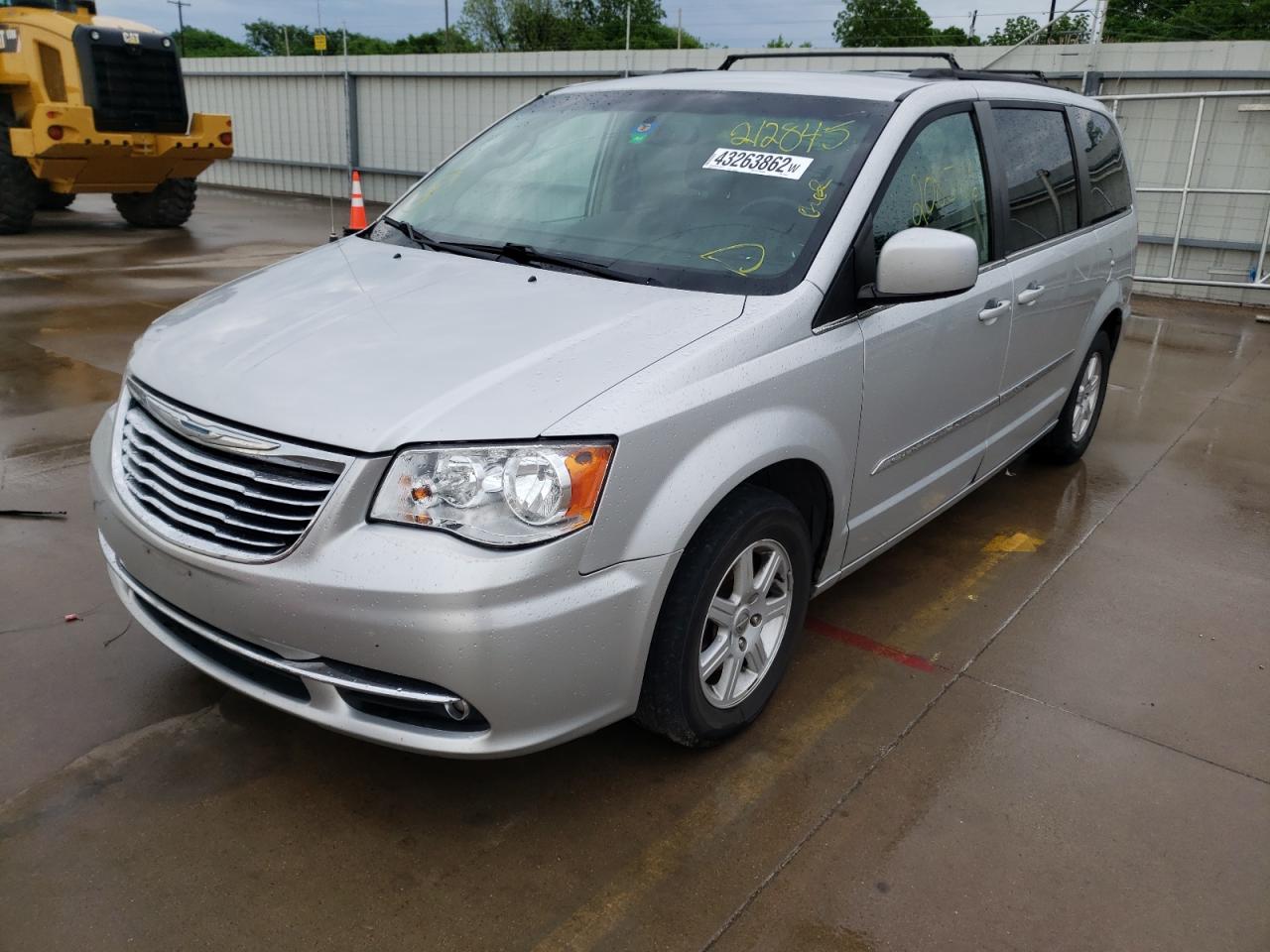 Photo 2 from auction – 2012 CHRYSLER TOWN & COU with VIN 2C4RC1BG0CR212485