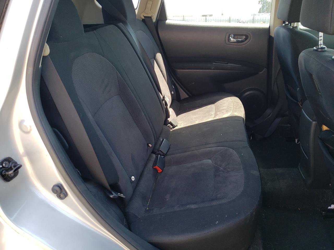 Photo 6 from auction – 2011 NISSAN ROGUE S with VIN JN8AS5MT6BW190200