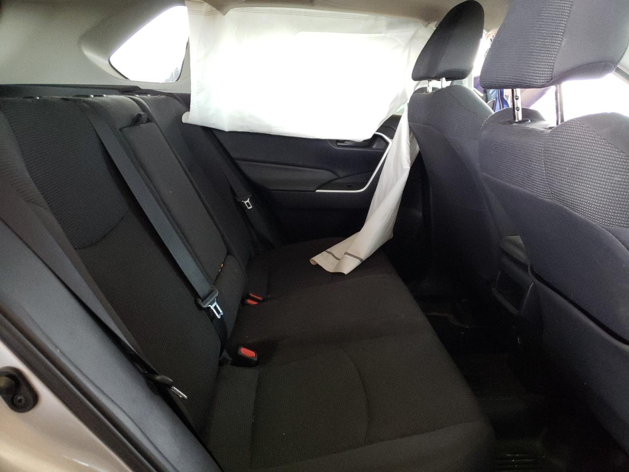 Photo 6 from auction – 2019 TOYOTA RAV4 LE with VIN 2T3H1RFV5KW031797