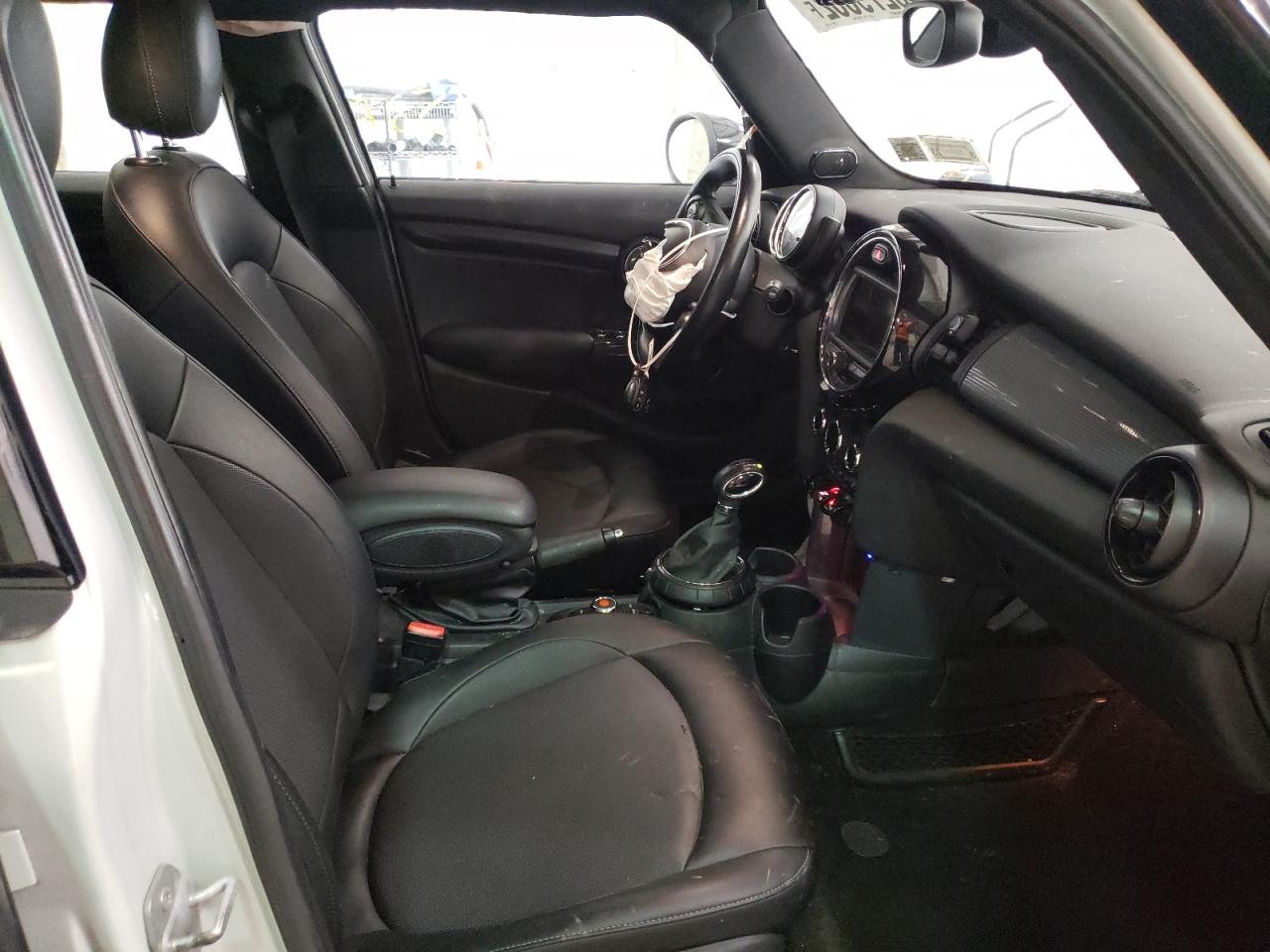Photo 5 from auction – 2016 MINI COOPER with VIN WMWXU1C55G2D11230