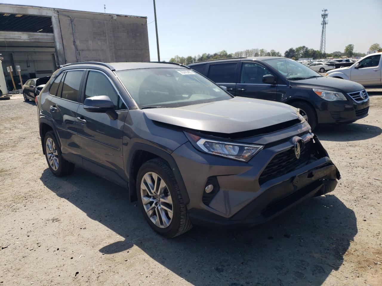Photo 1 from auction – 2019 TOYOTA RAV4 XLE P with VIN 2T3A1RFVXKC057508