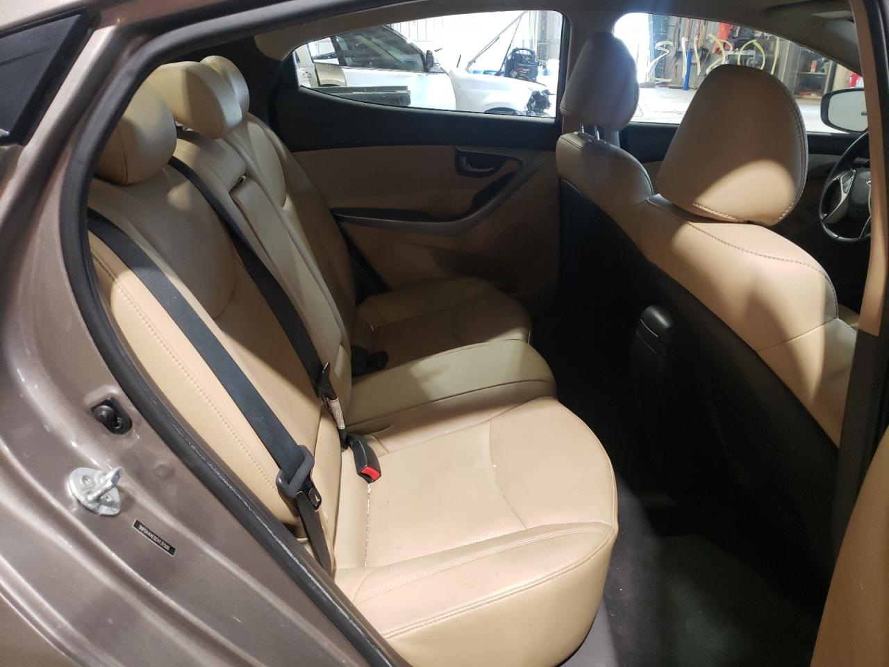 Photo 6 from auction – 2012 HYUNDAI ELANTRA GL with VIN 5NPDH4AE0CH131500