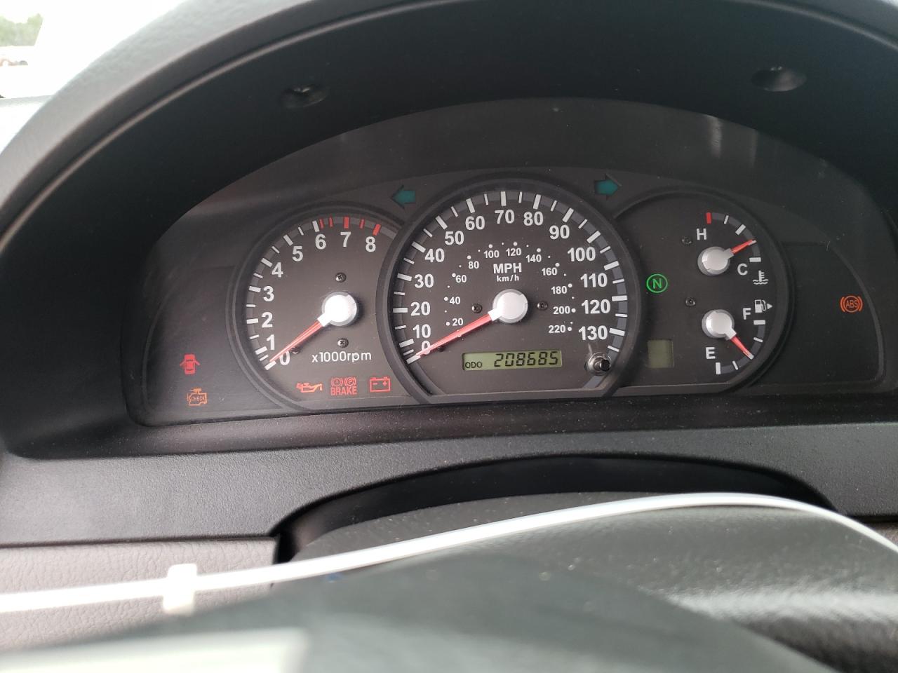 Photo 8 from auction – 2006 KIA SORENTO EX with VIN KNDJD733365583408
