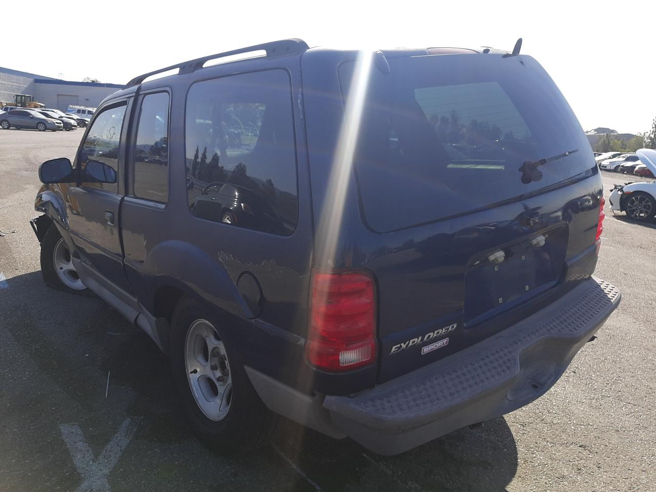 Photo 3 from auction – 2002 FORD EXPLORER S with VIN 1FMYU60E52UD37910