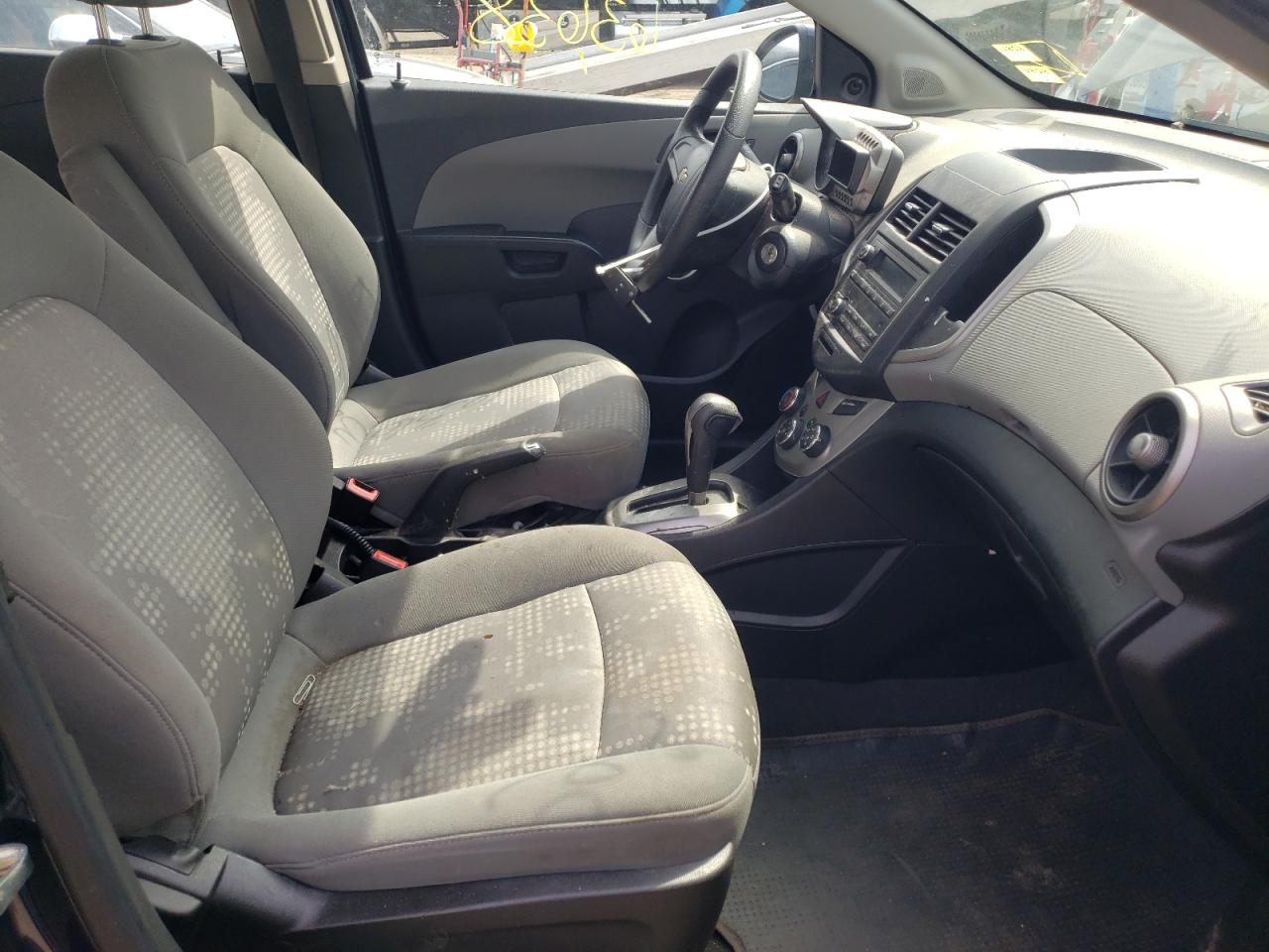 Photo 5 from auction – 2015 CHEVROLET SONIC LS with VIN 1G1JA6SH6F4148414