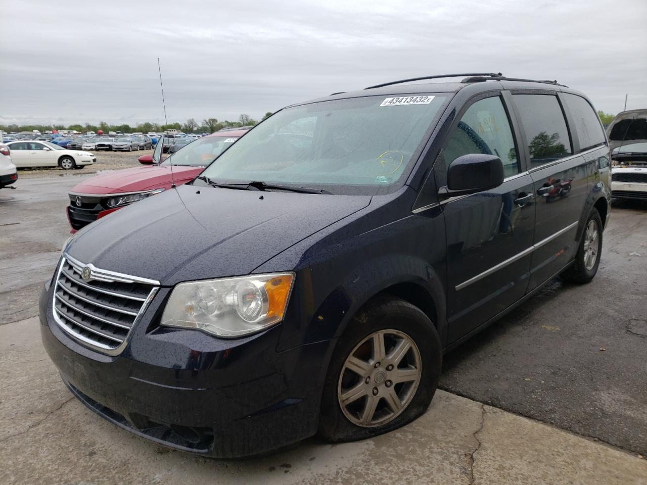 Photo 2 from auction – 2010 CHRYSLER TOWN & COU with VIN 2A4RR5DX8AR183540