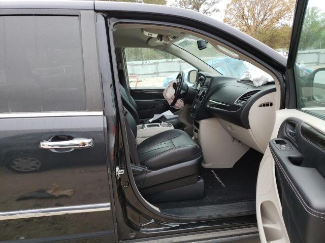 Photo 5 from auction – 2016 CHRYSLER TOWN & COU with VIN 2C4RC1BG4GR191002