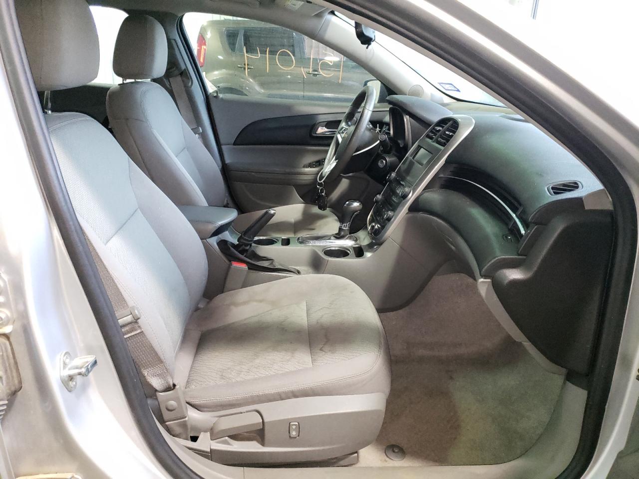 Photo 5 from auction – 2014 CHEVROLET MALIBU LS with VIN 1G11B5SLXEF146468