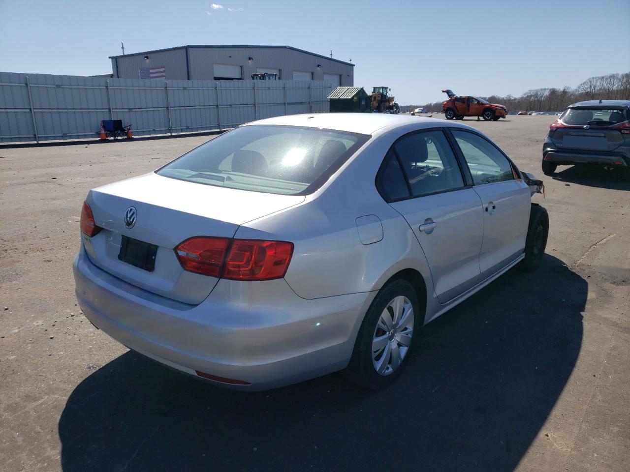 Photo 4 from auction – 2011 VOLKSWAGEN JETTA BASE with VIN 3VW2K7AJXBM021535