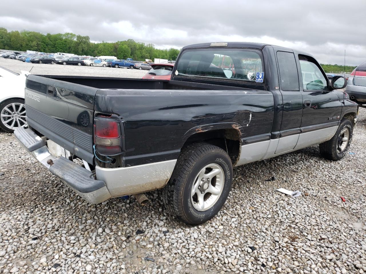 Photo 4 from auction – 1999 DODGE 1500 with VIN 1B7HC13ZXXJ604184