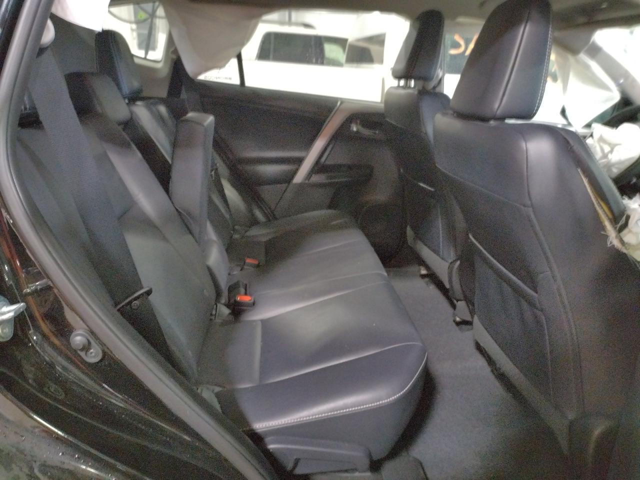 Photo 6 from auction – 2017 TOYOTA RAV4 LIMIT with VIN 2T3DFREV9HW606543