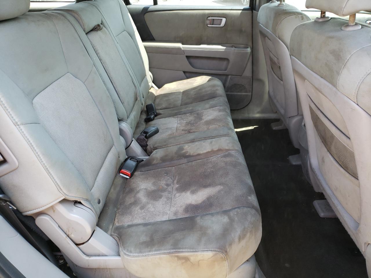 Photo 6 from auction – 2010 HONDA PILOT LX with VIN 5FNYF4H29AB014075