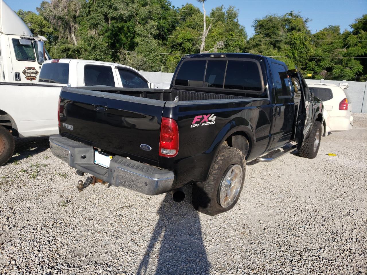 Photo 4 from auction – 2004 FORD F250 SUPER with VIN 1FTNW21P04EA45797