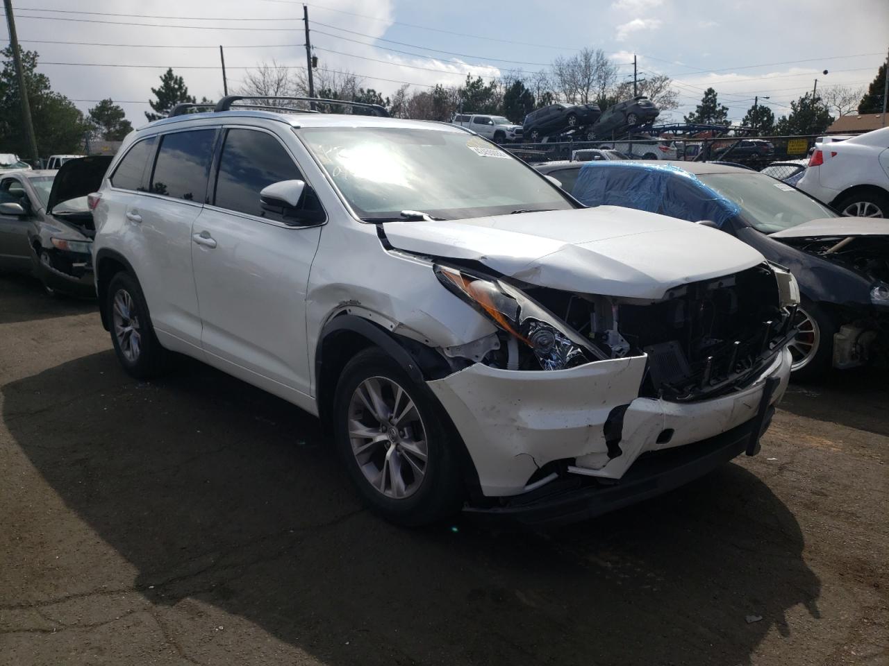TOYOTA HIGHLANDER 2015 with VIN 5TDJKRFH4FS193419 - Photo from auction