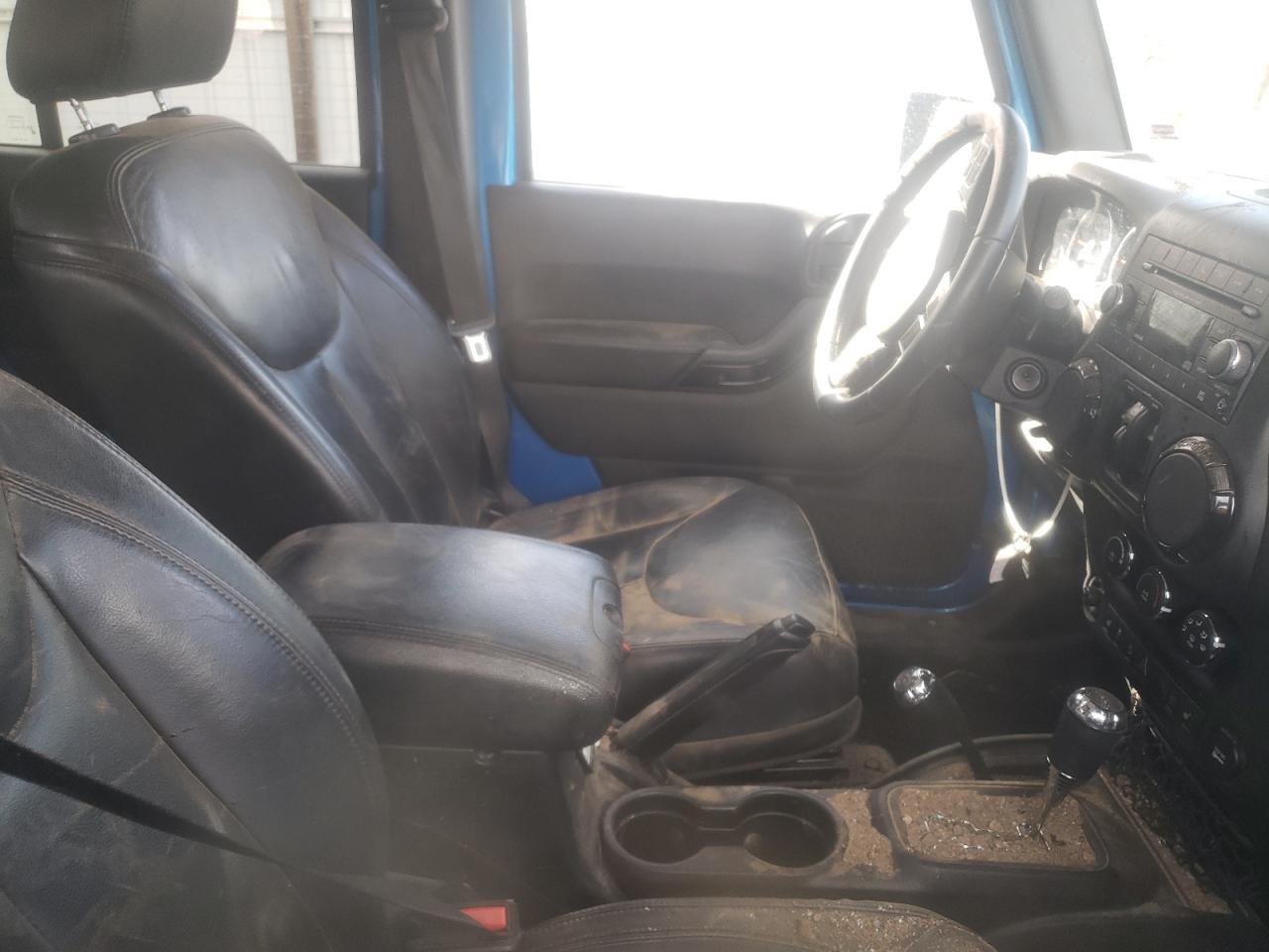 Zdjęcie 5 z aukcji – 2015 JEEP WRANGLER U z VIN 1C4BJWEG6FL683876