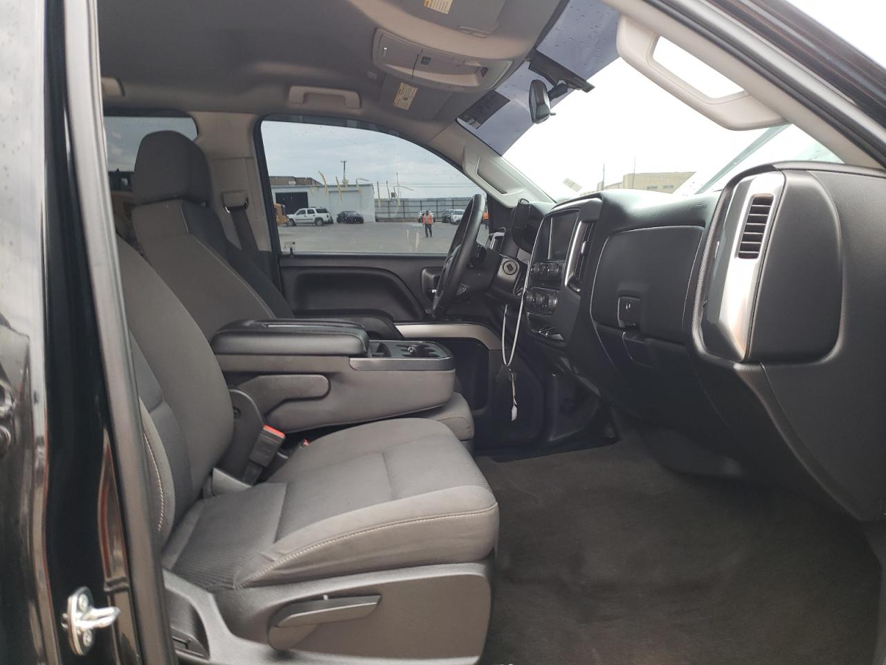 Photo 5 from auction – 2018 CHEVROLET SILVERADO with VIN 3GCPCREC4JG195885