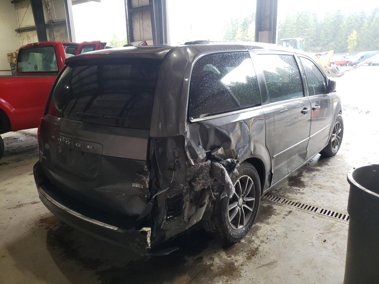 Photo 4 from auction – 2017 DODGE GRAND CARA with VIN 2C4RDGCG3HR801570