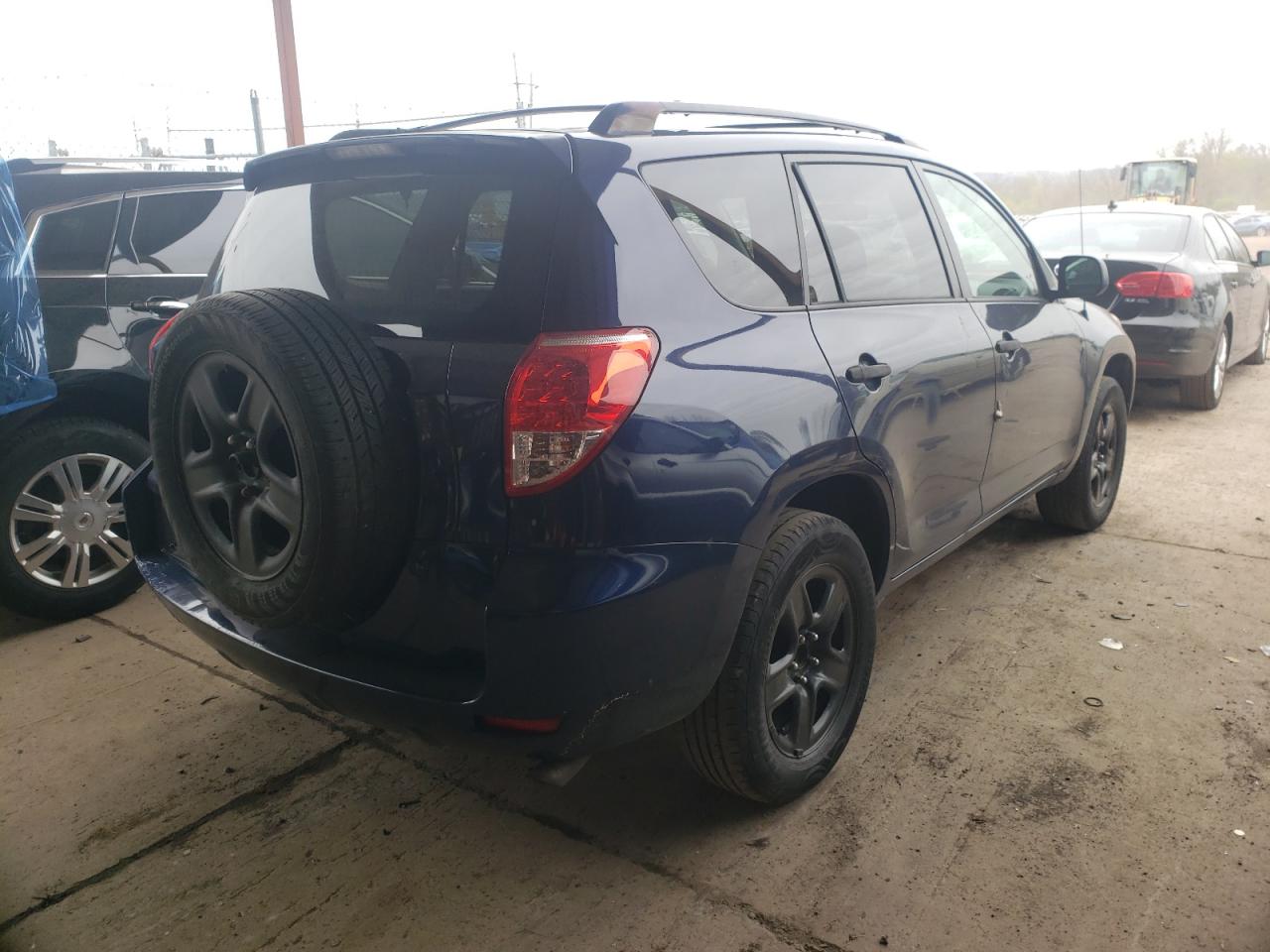 Photo 4 from auction – 2006 TOYOTA RAV4 with VIN JTMZD33V665021564