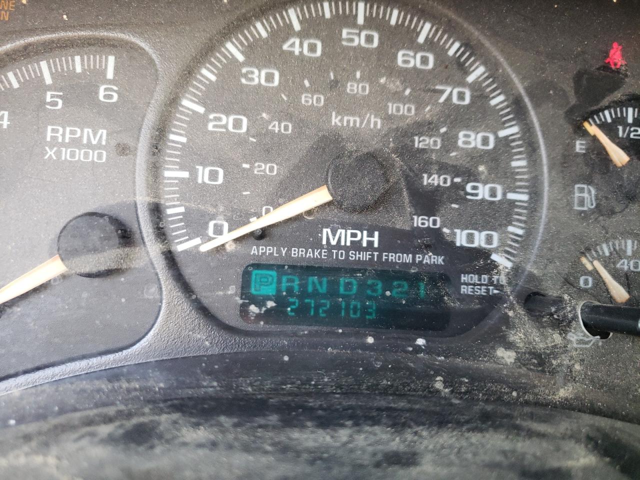 Photo 8 from auction – 2002 GMC YUKON with VIN 1GKEC13T42R255553