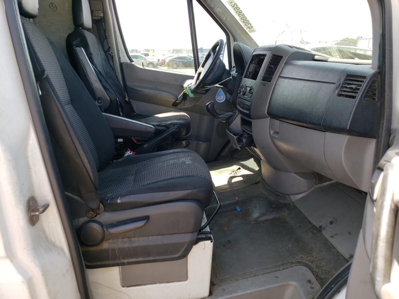 Photo 5 from auction – 2007 DODGE SPRINTER 2 with VIN WD0PE745475161874