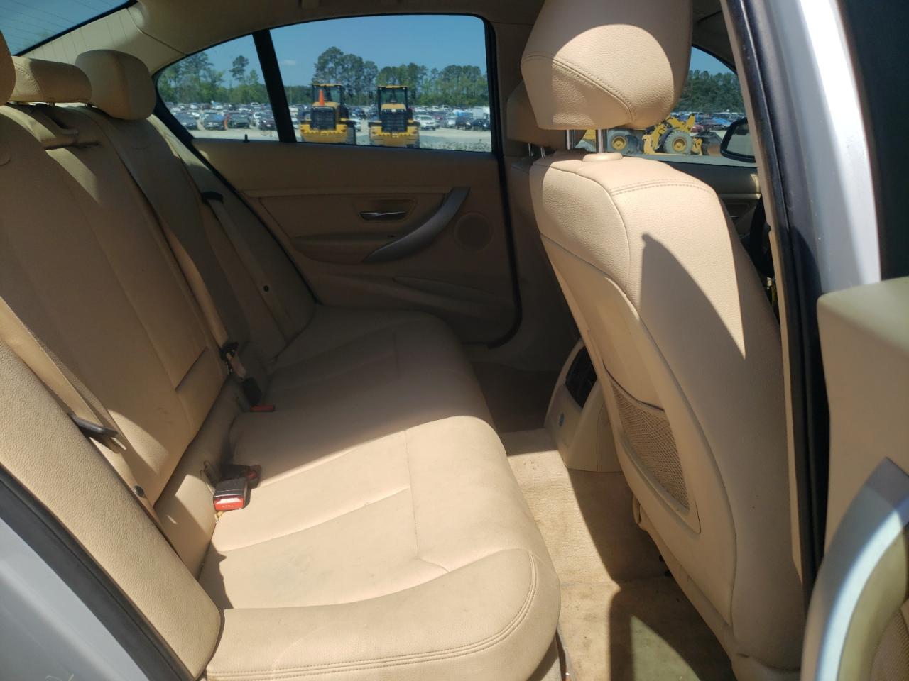 Photo 6 from auction – 2013 BMW 328 I with VIN WBA3A5G51DNP23709