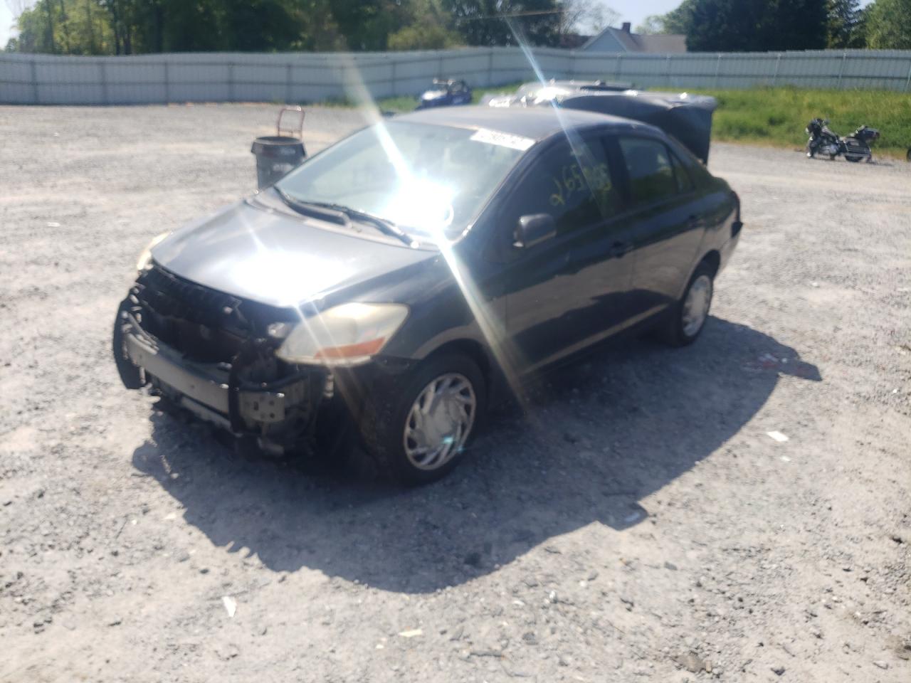 Photo 2 from auction – 2011 TOYOTA YARIS with VIN JTDBT4K36B1406523