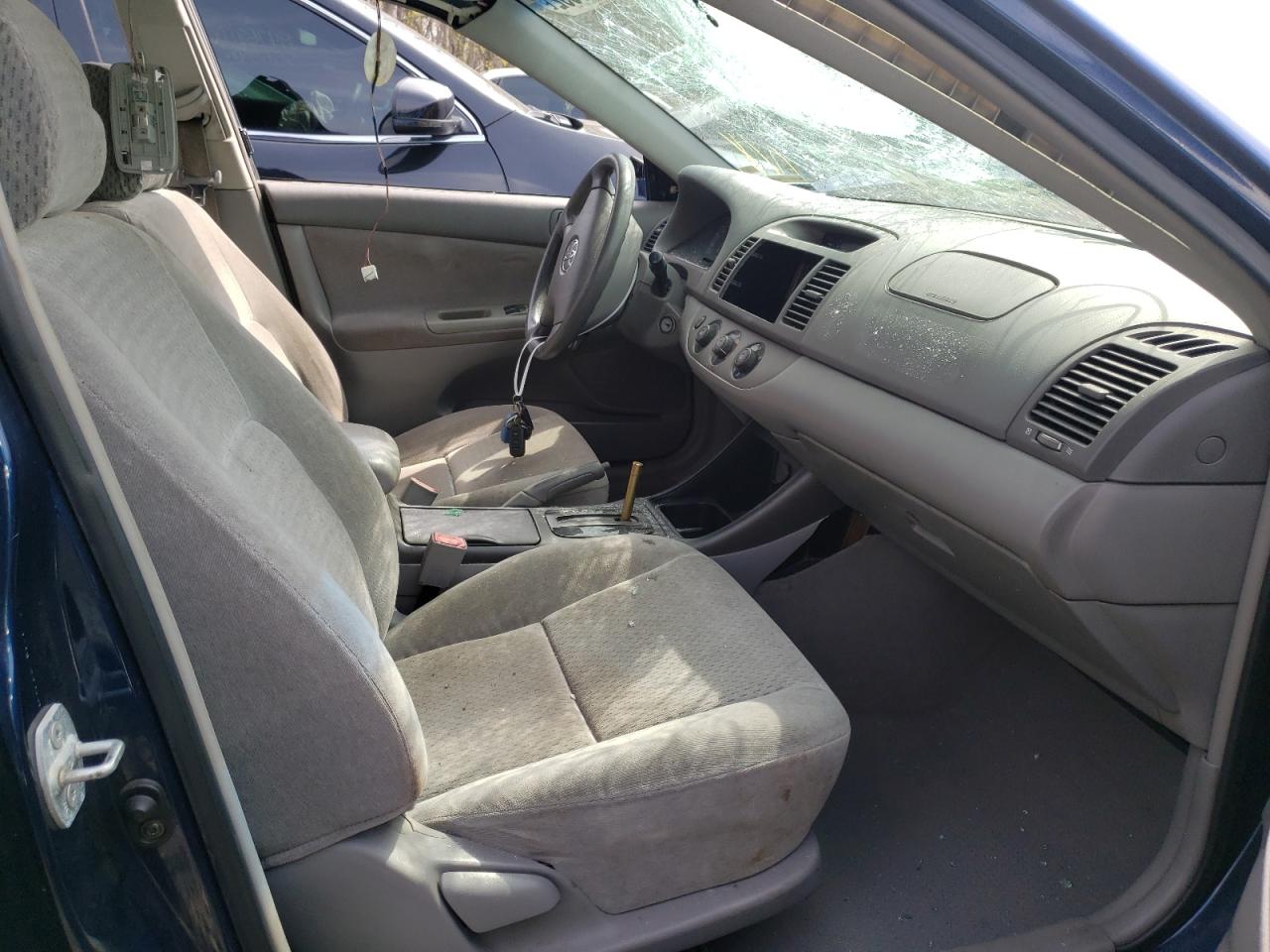 Photo 5 from auction – 2002 TOYOTA CAMRY LE with VIN 4T1BE32K72U509911