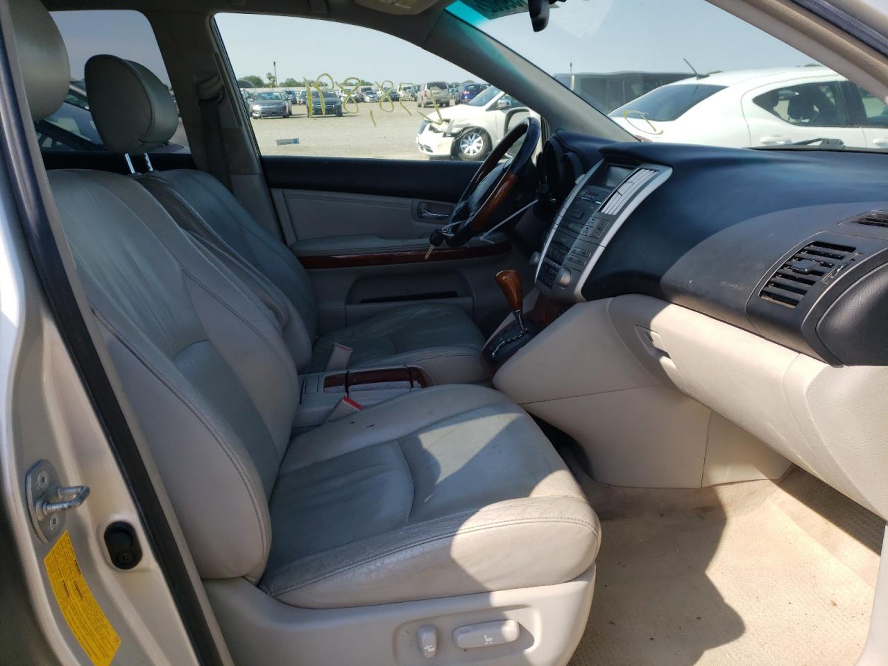 Photo 5 from auction – 2004 LEXUS RX 330 with VIN JTJGA31U240038752