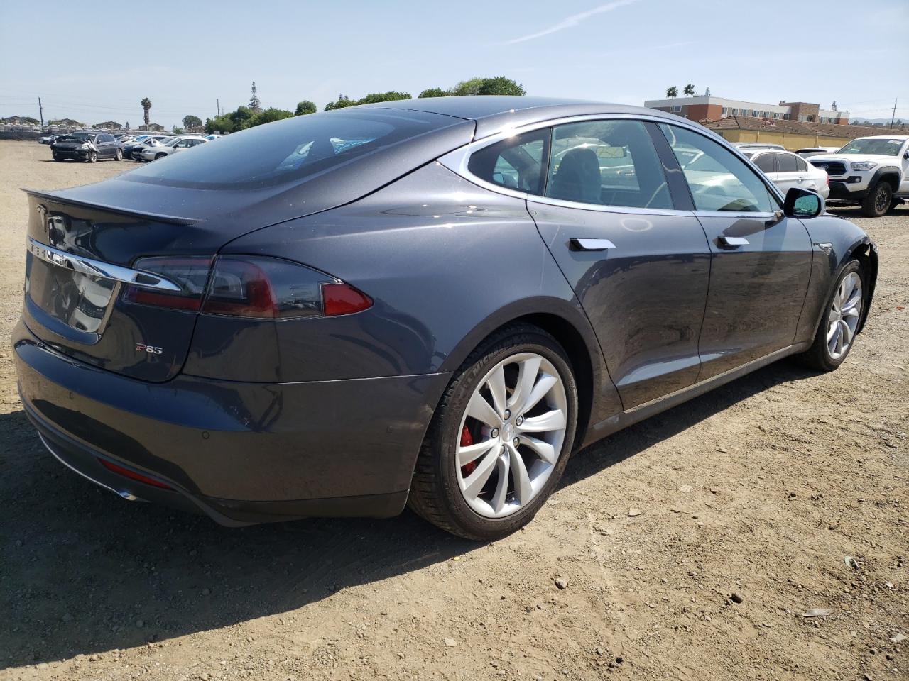 Photo 4 from auction – 2014 TESLA MODEL S with VIN 5YJSA1H18EFP60498