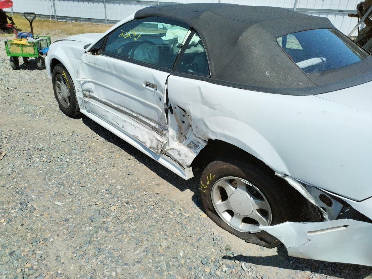 Photo 9 from auction – 2000 FORD MUSTANG with VIN 1FAFP4449YF282129